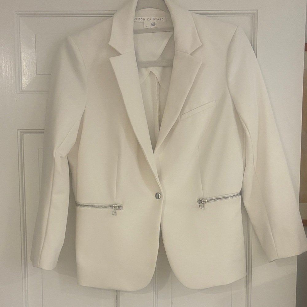 Veronica Beard Cream/dicky Blazer (scuba material)with Zipper Details size 6